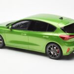 Ford Focus Mk5 ST Phase 2 Mean Vert Otto 1:18 OT450 - image 5 of 6
