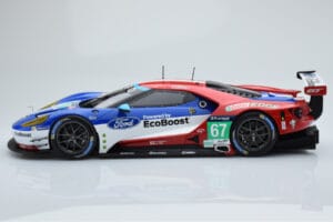 Ford GT Chip Ganassi Racing UK #67 M. Franchitti / A. Priaulx / H. Tincknell 24 Hours of Le Mans 2016 Minichamps 1:18 1551686 — image 3 sur 6