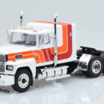 Ford LTL 9000 Blanc Rouge Orange IXO 1:43