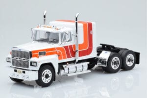 Ford LTL 9000 Blanc Rouge Orange IXO 1:43 TR094