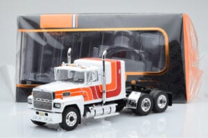 Ford LTL 9000 Blanc Rouge Orange IXO 1:43 TR094 Métal — image 5 sur 5