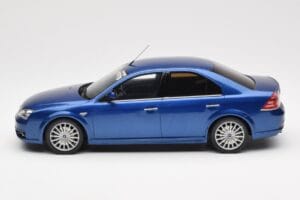 Ford Mondeo ST220 Performance Bleu Otto 1:18 OT448 Résine — image 3 sur 6