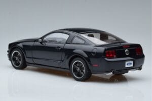 Ford Mustang GT S197 Bullitt AUTOart 1:18 73067 Métal — image 6 sur 7
