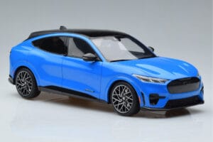 Ford Mustang Mach-E GT Performance Bleu Otto 1:18 OT414 Résine — image 4 sur 6