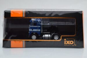Freightliner COE Bleu Blanc IXO 1:43 TR111 Métal — image 4 sur 4