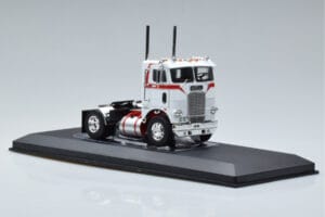 Freightliner COE Blanc IXO 1:43 TR128 Métal — image 4 sur 6