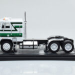Freightliner FLA Blanc Vert IXO 1:43 - image 2 of 4