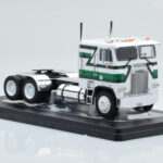 Freightliner FLA Blanc Vert IXO 1:43 - image 3 of 4