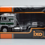 Freightliner FLA Blanc Vert IXO 1:43 - image 4 of 4