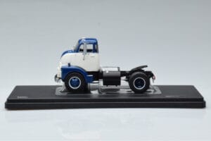 GMC 950 COE Bleu Blanc IXO 1:43 TR150 Métal — image 3 sur 6