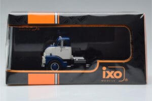 GMC 950 COE Bleu Blanc IXO 1:43 TR150 Métal — image 6 sur 6