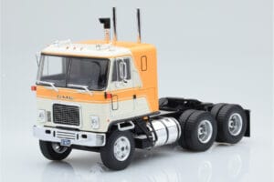 GMC Astro 95 Beige Blanc IXO 1:43 TR167