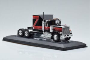 GMC General Rouge Noir IXO 1:43 TR102 Métal — image 4 sur 6