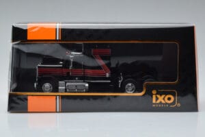GMC General Rouge Noir IXO 1:43 TR102 Métal — image 6 sur 6