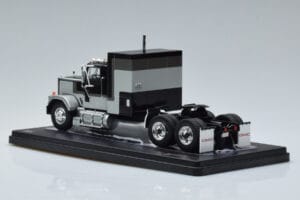 GMC General Argent Noir IXO 1:43 TR117 Métal — image 5 sur 6