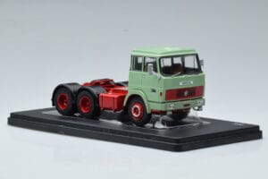 Henschel HS 19 TS Vert IXO 1:43 TR151 Métal — image 4 sur 6