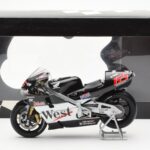 Honda NSR500 West Honda Pons #65 L. Capirossi 500cc World Championship 2001 Minichamps 1:12 - image 4 of 4
