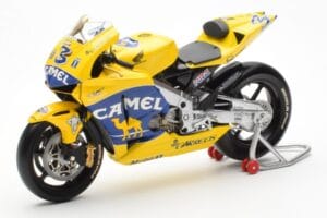 Honda RC211V Pramac Pons #3 M. Biaggi MotoGP 2003 Minichamps 1:12 122037103 Métal — image 2 sur 4