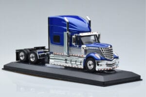 International Lonestar Bleu IXO 1:43 TR118 Métal — image 4 sur 6