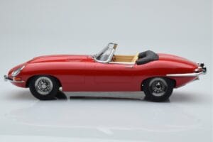 Jaguar E-Type Series 1 Roadster Rouge KK-Scale 1:18 KKDC180482 Métal — image 3 sur 6