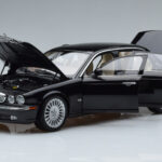 Jaguar XJ6 X350 Ebony Noir Almost Real 1:18 - image 2 of 11
