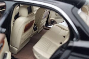 Jaguar XJ6 X350 Ebony Noir Almost Real 1:18 810501 Métal — image 8 sur 11