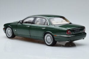Jaguar XJ6 X350 Racing Vert Almost Real 1:18 810502 Métal — image 7 sur 13