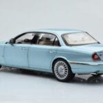 Jaguar XJ6 X350 Seafrost Bleu Clair Almost Real 1:18 - image 8 of 11