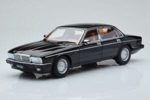 Jaguar XJ6 XJ40 Ebony Noir Almost Real 1:18 810543