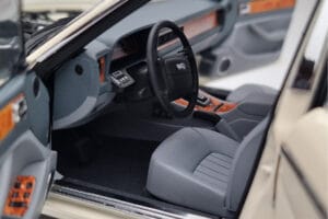 Jaguar XJ6 XJ40 Glacier Blanc Almost Real 1:18 810542 Métal — image 8 sur 11