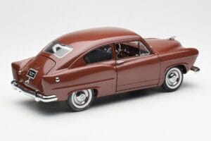 Kaiser Henry J Caribbean Coral Metallic Sun Star 1:18 5101 Métal — image 3 sur 8
