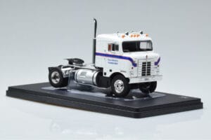 Kenworth Bullnose Ross Mackie Transport Blanc IXO 1:43 TR063 Métal — image 4 sur 6