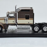 Kenworth W900 Marron IXO 1:43 - image 2 of 4