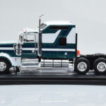 Kenworth W900 Vert Blanc IXO 1:43 - image 3 of 6