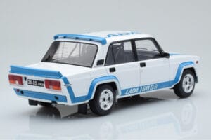 Lada 2105 VFTS Blanc IXO 1:18 18CMC144 Métal — image 2 sur 6