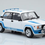 Lada 2105 VFTS Blanc IXO 1:18 - image 4 of 6