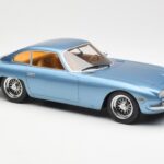 Lamborghini 350 GT Bleu Clair Métallique CMR 1:18 - image 4 of 6