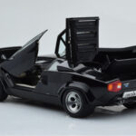 Lamborghini Countach LP5000S Noir AUTOart 1:18 - image 3 of 10