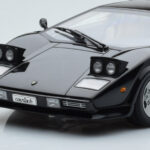 Lamborghini Countach LP5000S Noir AUTOart 1:18 - image 8 of 10