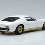 Lamborghini Miura SV Blanc AUTOart 1:18 - image 3 of 8