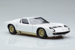 Lamborghini Miura SV Blanc AUTOart 1:18 74544 Métal — image 6 sur 8
