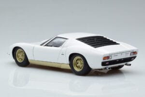 Lamborghini Miura SV Blanc AUTOart 1:18 74544 Métal — image 7 sur 8