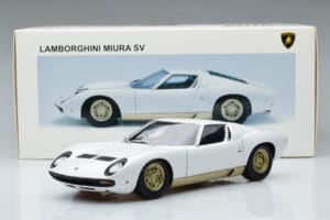 Lamborghini Miura SV Blanc AUTOart 1:18 74544 Métal — image 8 sur 8