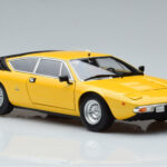 Lamborghini Urraco Jaune Kyosho 1:18 - image 6 of 10