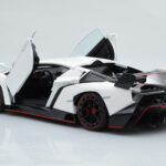 Lamborghini Veneno Blanc AUTOart 1:18 - image 3 of 8