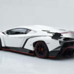 Lamborghini Veneno Blanc AUTOart 1:18 - image 7 of 8