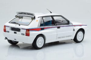 Lancia Delta HF Integrale 6 Blanc Kyosho 1:18 08344E Métal — image 4 sur 8