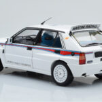 Lancia Delta HF Integrale 6 Blanc Kyosho 1:18 - image 7 of 8