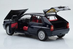 Lancia Delta HF Integrale Club Italia Bleu Kyosho 1:18 08343SC Métal — image 3 sur 8