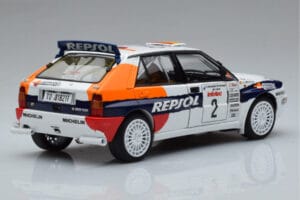 Lancia Delta HF Integrale Evoluzione #2 C. Sainz / L. Moya Tour de Corse 1993 Kyosho 1:18 08348J Métal — image 3 sur 9